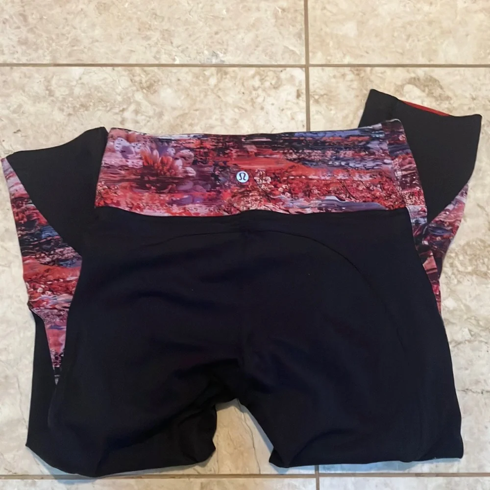 Lululemon leggings size 8 NEW WITHOUT TAGS